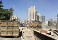  شركة عربية للمقاولات من يافا تُباشر عملها في ازالة ركام جسر معاريف بتل ابيب 